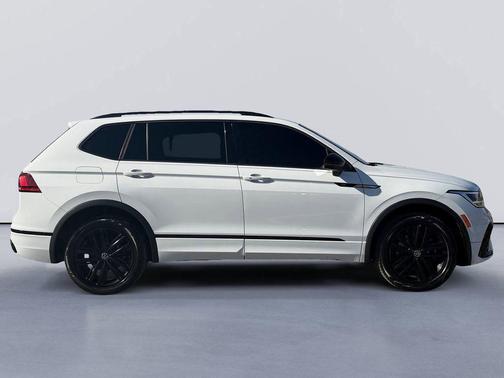 2022 Volkswagen Tiguan 2.0T SE R-Line Black 4MOTION