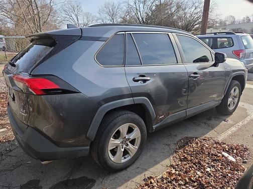 2020 Toyota RAV4 Hybrid XLE
