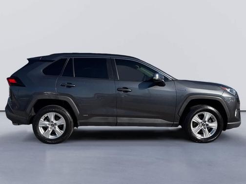 2020 Toyota RAV4 Hybrid XLE