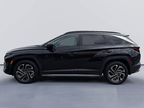 Phantom Black 2026 Hyundai TUCSON SEL Plus
