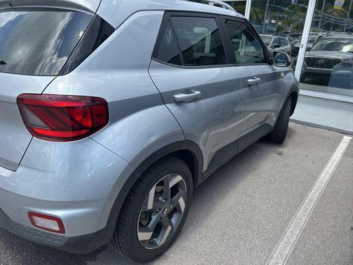 Stellar Silver 2022 Hyundai VENUE SEL