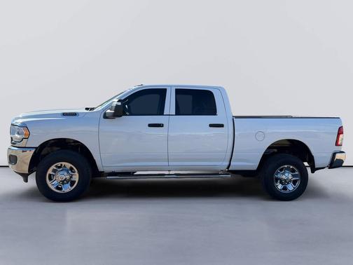 2024 RAM 2500 Tradesman Crew Cab 4x4 6'4' Box