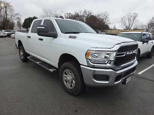 2024 RAM 2500 Tradesman Crew Cab 4x4 6'4' Box