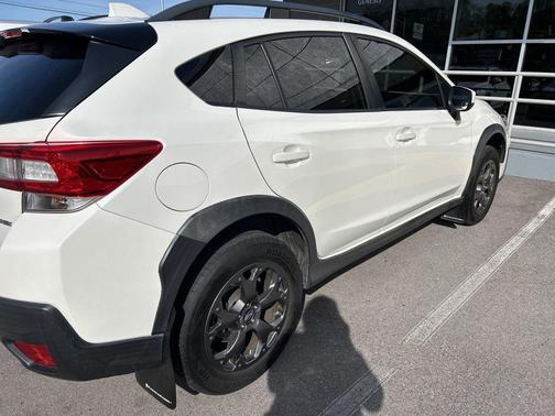 Crystal White Pearl 2019 Subaru Crosstrek 2.0i Premium