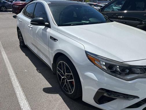Snow White Pearl 2019 Kia Optima SX Turbo