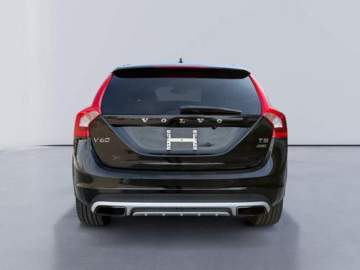 2018 Volvo V60 Cross Country T5