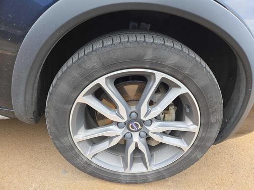 2018 Volvo V60 Cross Country T5