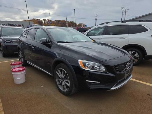 2018 Volvo V60 Cross Country T5