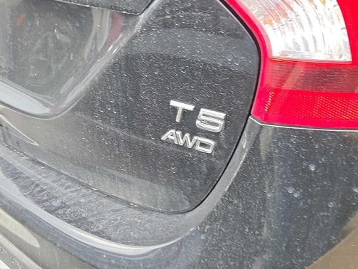 2018 Volvo V60 Cross Country T5