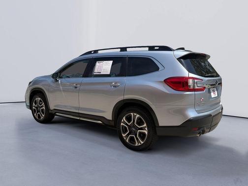 Ice Silver Metallic 2023 Subaru Ascent Limited 7-Passenger