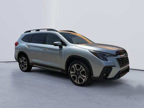 Ice Silver Metallic 2023 Subaru Ascent Limited 7-Passenger