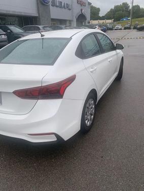 Frost White Pearl 2022 Hyundai Accent SE