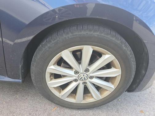 2012 Volkswagen Passat 2.5 SEL