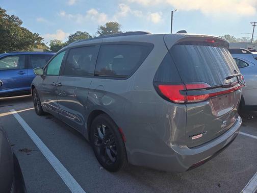 2021 Chrysler Pacifica Touring