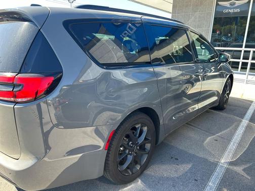 2021 Chrysler Pacifica Touring