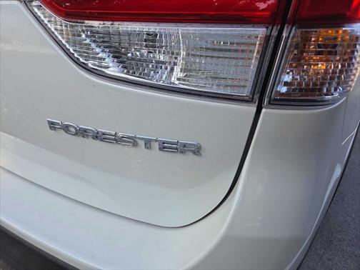 2022 Subaru Forester Base