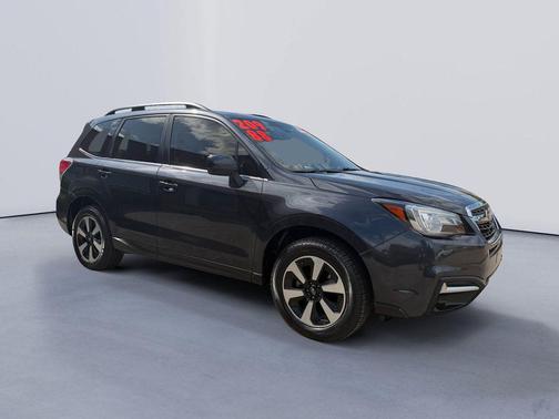 Dark Gray Metallic 2018 Subaru Forester 2.5i Limited