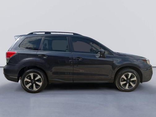Dark Gray Metallic 2018 Subaru Forester 2.5i Limited