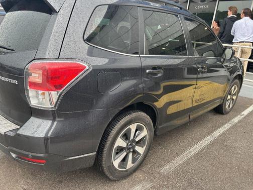 Dark Gray Metallic 2018 Subaru Forester 2.5i Limited
