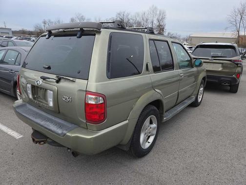 2001 INFINITI QX4 Luxury