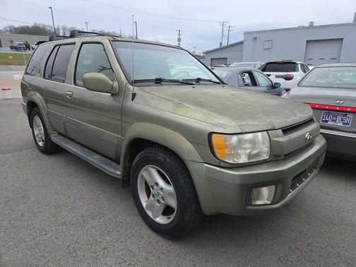 2001 INFINITI QX4 Luxury