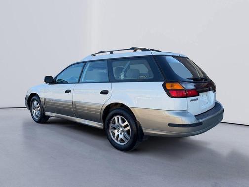 2004 Subaru Outback Base
