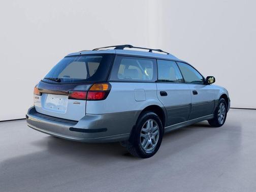 2004 Subaru Outback Base