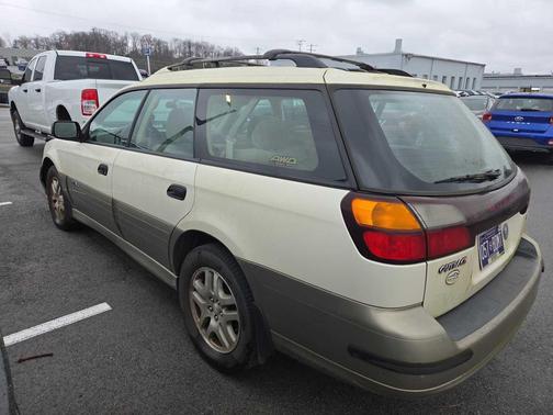 2004 Subaru Outback Base