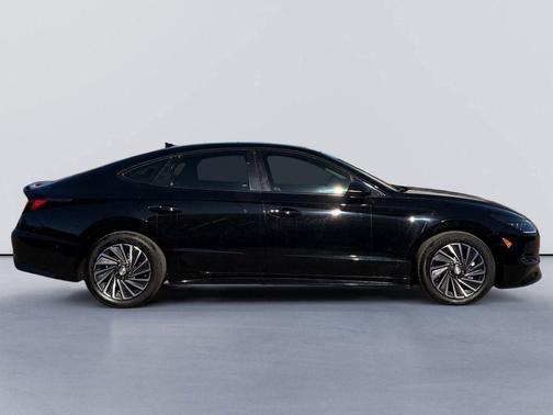 2023 Hyundai SONATA Hybrid Limited