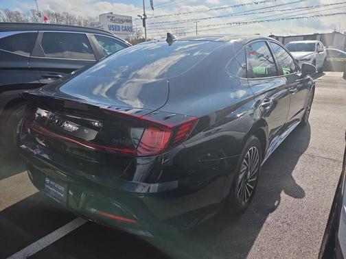 2023 Hyundai SONATA Hybrid Limited