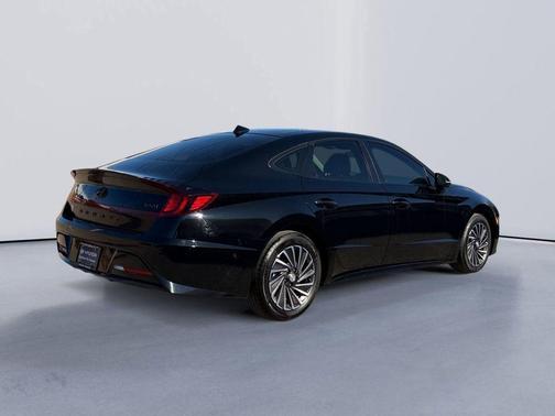 2023 Hyundai SONATA Hybrid Limited