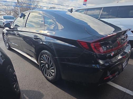 2023 Hyundai SONATA Hybrid Limited