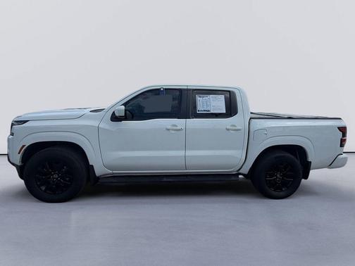 Glacier White 2022 Nissan Frontier SV