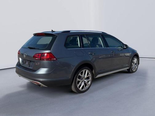 Blue 2017 Volkswagen Golf Alltrack TSI S