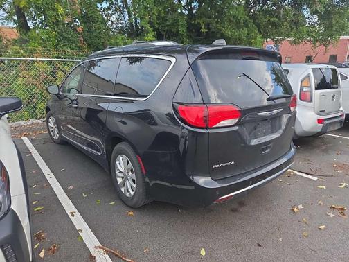 2018 Chrysler Pacifica Touring-L