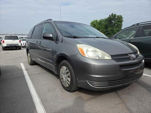 2004 Toyota Sienna LE