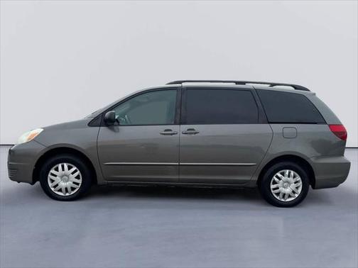 2004 Toyota Sienna LE