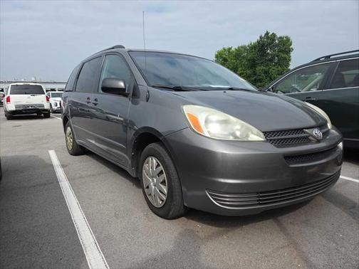 2004 Toyota Sienna LE