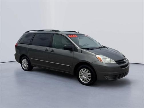 2004 Toyota Sienna LE