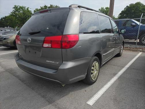 2004 Toyota Sienna LE