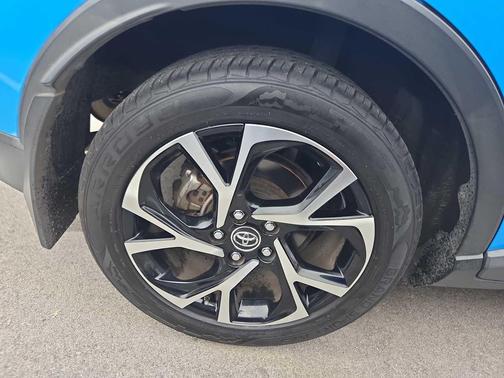 2019 Toyota C-HR XLE