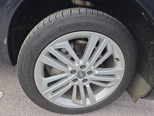 2020 Audi Q5 45 Premium Plus