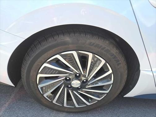 2022 Hyundai SONATA Hybrid Limited
