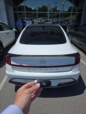2022 Hyundai SONATA Hybrid Limited