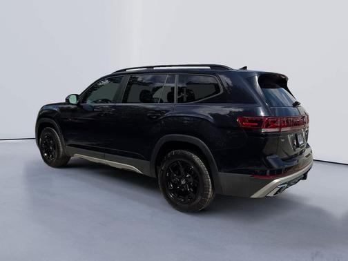 2024 Volkswagen Atlas 2.0T SE w/Technology 4MOTION