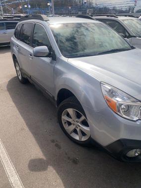Ice Silver Metallic 2014 Subaru Outback 2.5i Premium