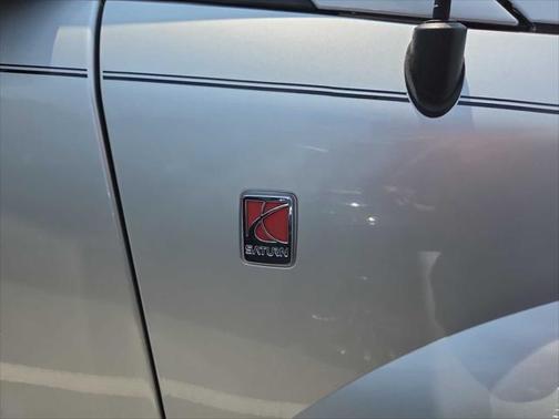 2004 Saturn Vue Base