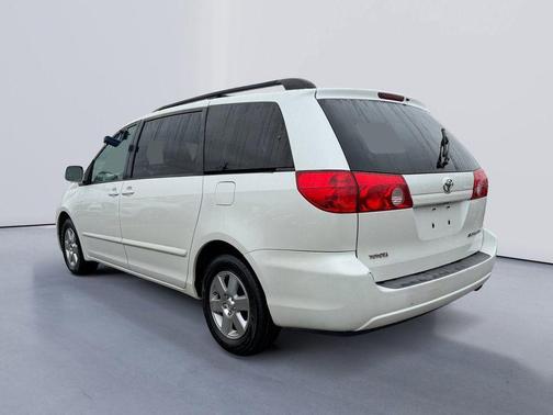2010 Toyota Sienna XLE