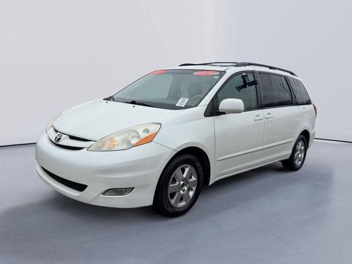 2010 Toyota Sienna XLE