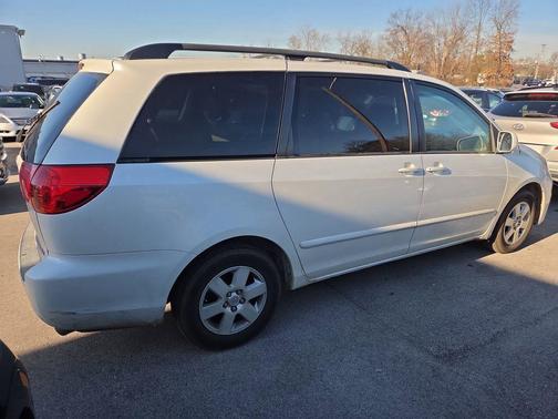 2010 Toyota Sienna XLE